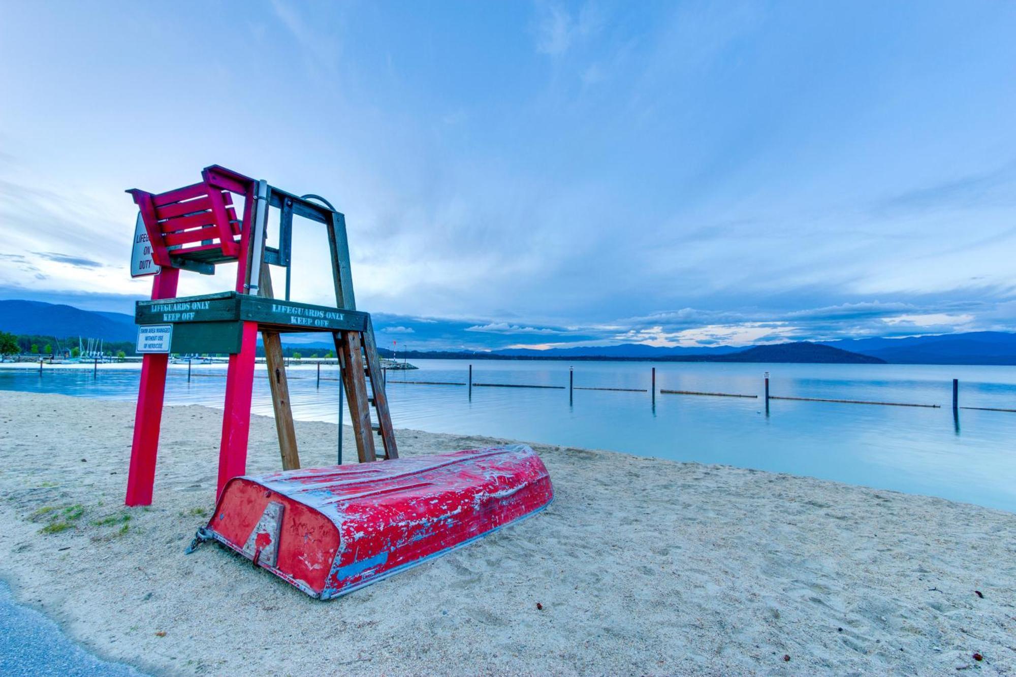 Bottle Bay Lakefront Lodge แซนด์พอยต์ ภายนอก รูปภาพ