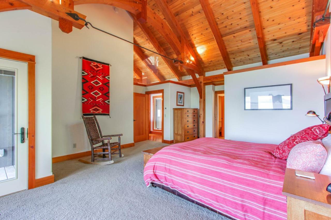 Bottle Bay Lakefront Lodge แซนด์พอยต์ ภายนอก รูปภาพ