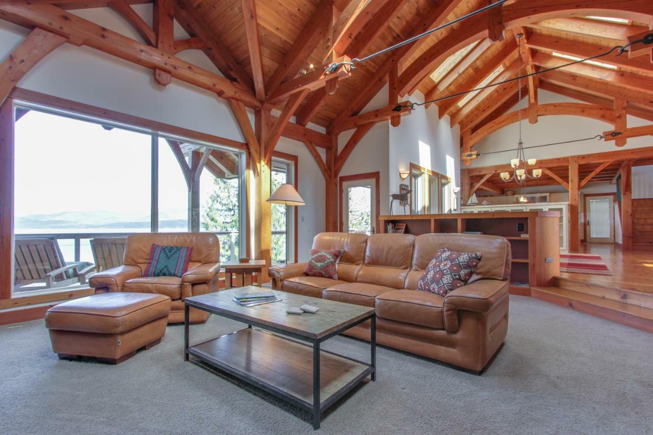Bottle Bay Lakefront Lodge แซนด์พอยต์ ภายนอก รูปภาพ