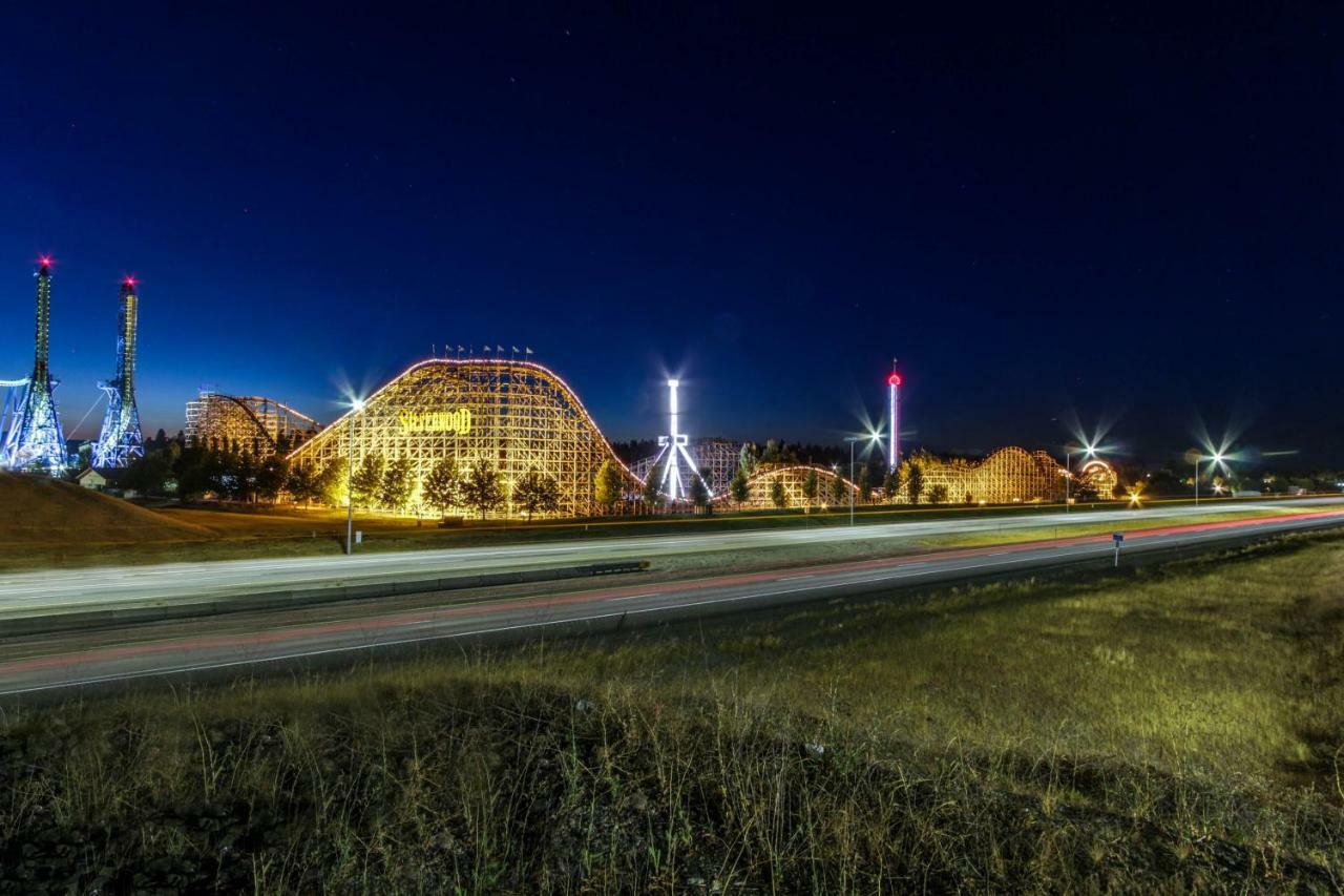 Bottle Bay Lakefront Lodge แซนด์พอยต์ ภายนอก รูปภาพ
